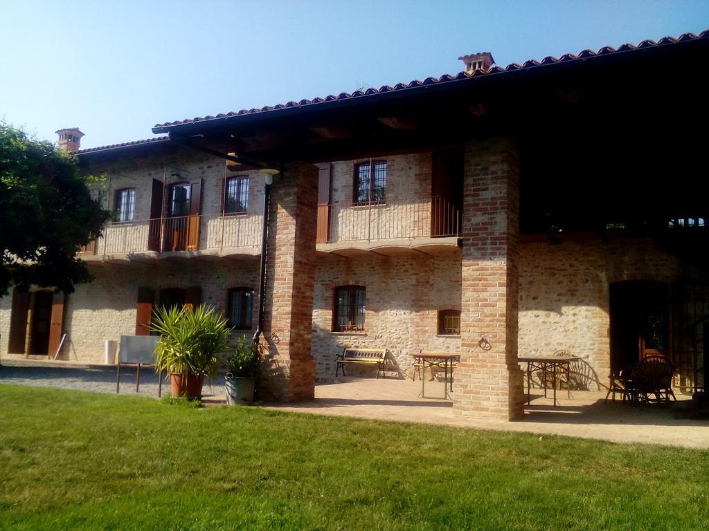 Cascina Stralla Farigliano Exteriör bild